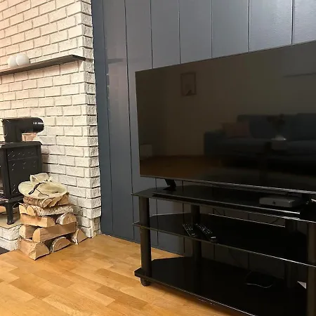 Spacious 3 Bedroom Townhouse דירה *