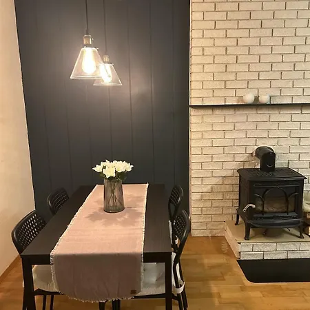 Spacious 3 Bedroom Townhouse *