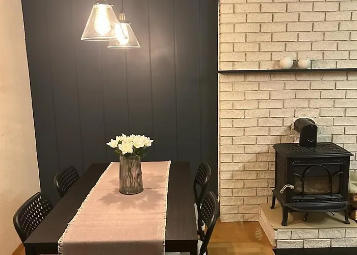 Spacious 3 Bedroom Townhouse *