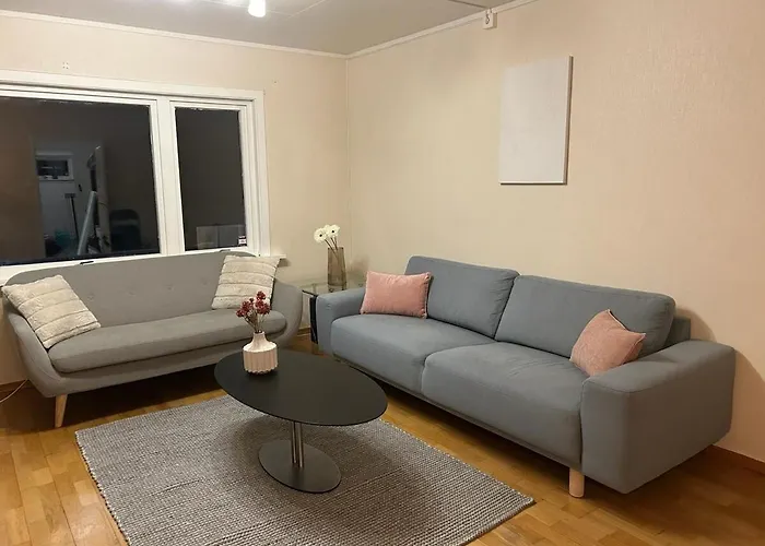 Spacious 3 Bedroom Townhouse Leilighet