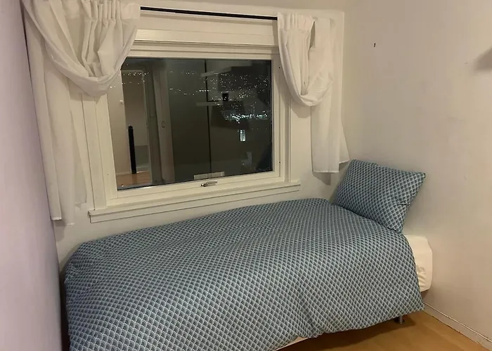 Spacious 3 Bedroom Townhouse * Bergen